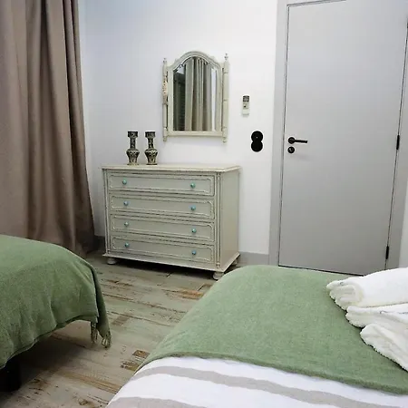 Beco Dos Quartinhos - Free Wifi - Netflix - By Bedzy *
